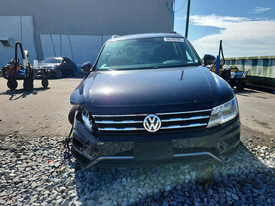 60195346 :رقم المزاد ، 3VV0B7AX5LM032492 vin ، 2020 Volkswagen Tiguan مزاد بيع