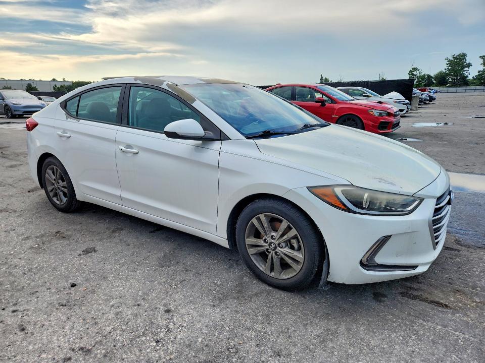61085516 :رقم المزاد ، 5NPD84LF7HH050250 vin ، 2017 Hyundai Elantra مزاد بيع