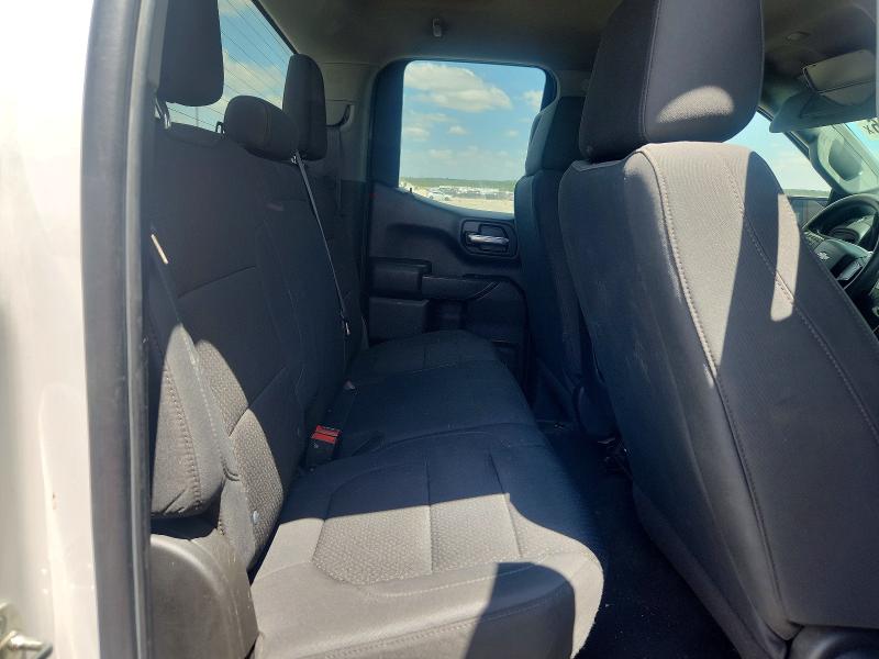 59544116 :رقم المزاد ، 1GCRWBEK9MZ367377 vin ، 2021 Chevrolet Silverado مزاد بيع