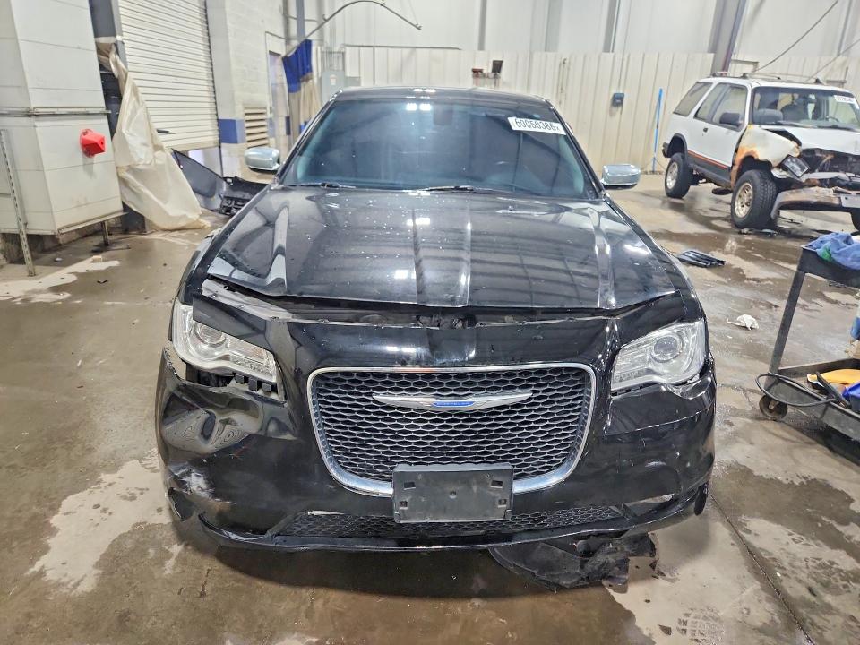 60050386 :رقم المزاد ، 2C3CCARG7JH226760 vin ، 2018 Chrysler 300 مزاد بيع