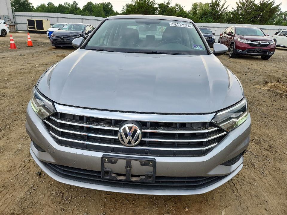 62773576 :رقم المزاد ، 3VWC57BU9KM188277 vin ، 2019 Volkswagen Jetta مزاد بيع