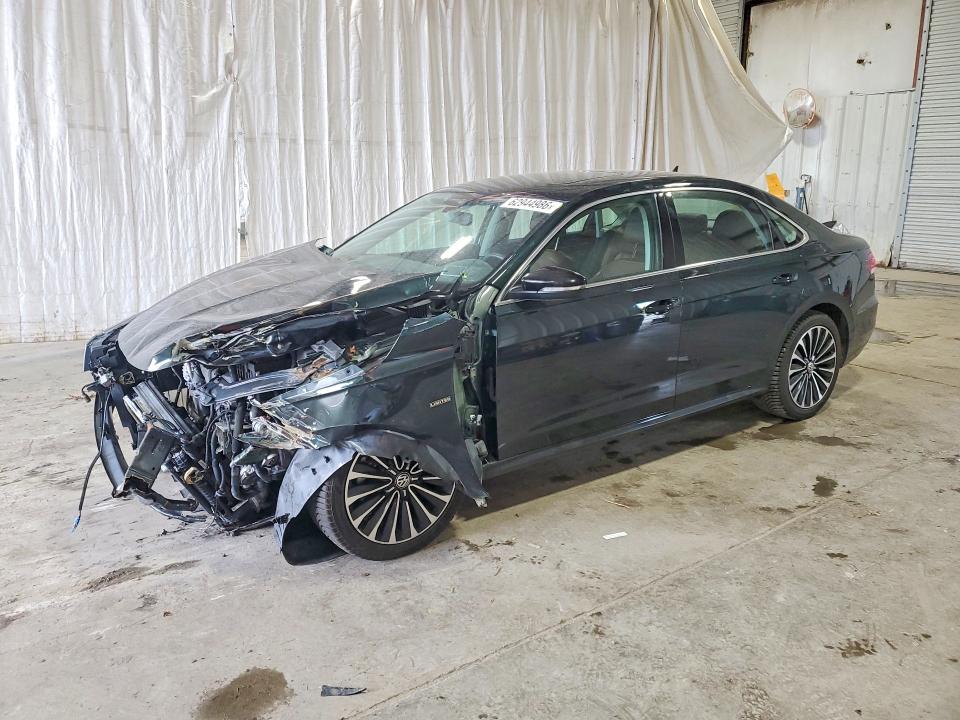 62944986 :رقم المزاد ، 1VWBA7A3XNC002784 vin ، 2022 Volkswagen Passat مزاد بيع