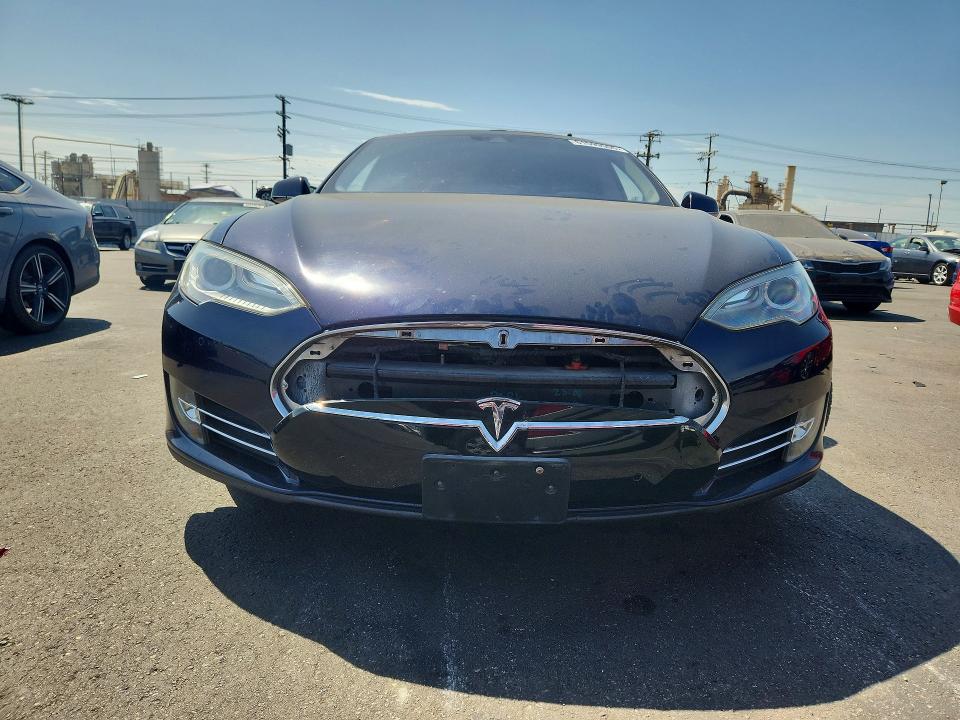 Продажа на аукционе авто 2014 Tesla Model S, vin: 5YJSA1H19EFP52751, номер лота: 61599506