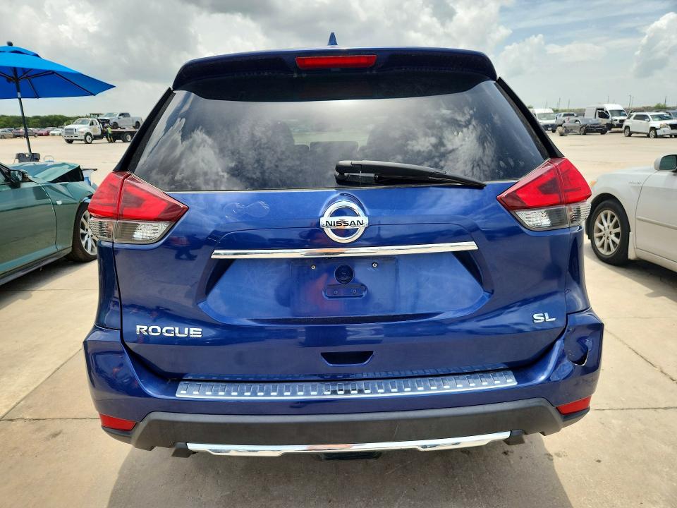 59404576 :رقم المزاد ، JN8AT2MT5HW140697 vin ، 2017 Nissan Rogue مزاد بيع