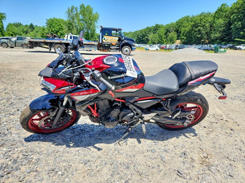 59690256 :رقم المزاد ، ML5EREN15RDAD2564 vin ، 2024 Kawasaki Er650 مزاد بيع