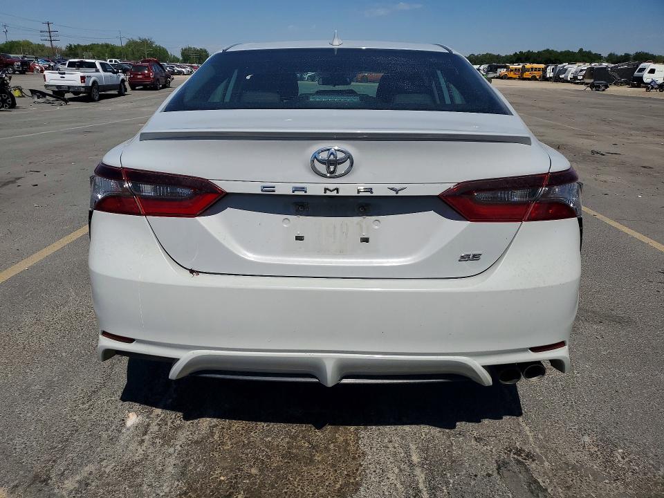 Продажа на аукционе авто 2024 Toyota Camry, vin: 4T1G11AK6RU244285, номер лота: 61382286