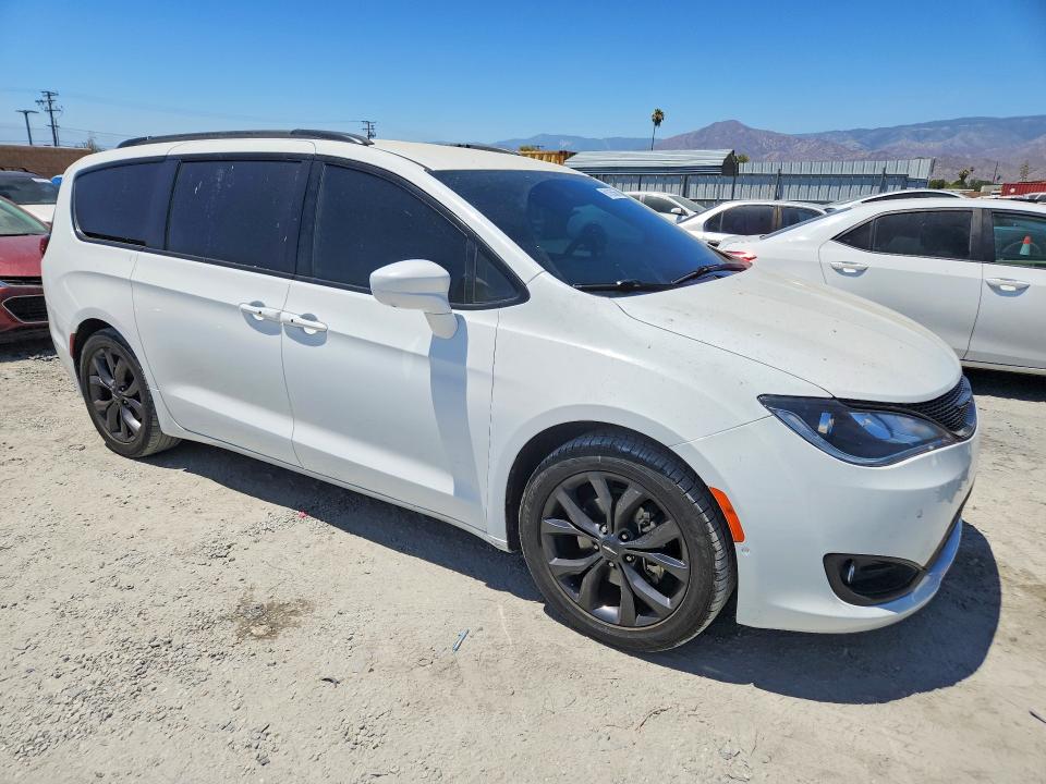 60193566 :رقم المزاد ، 2C4RC1BG5JR182400 vin ، 2018 Chrysler Pacifica مزاد بيع