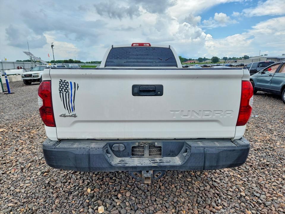 Продаж на аукціоні авто 2018 Toyota Tundra, vin: 5TFCY5F13JX022764, номер лоту: 61127296