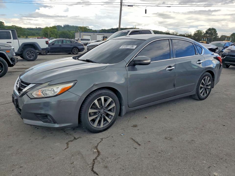 2017 Nissan Altima მანქანა იყიდება აუქციონზე, vin: 1N4AL3AP1HC118812, აუქციონის ნომერი: 61081136