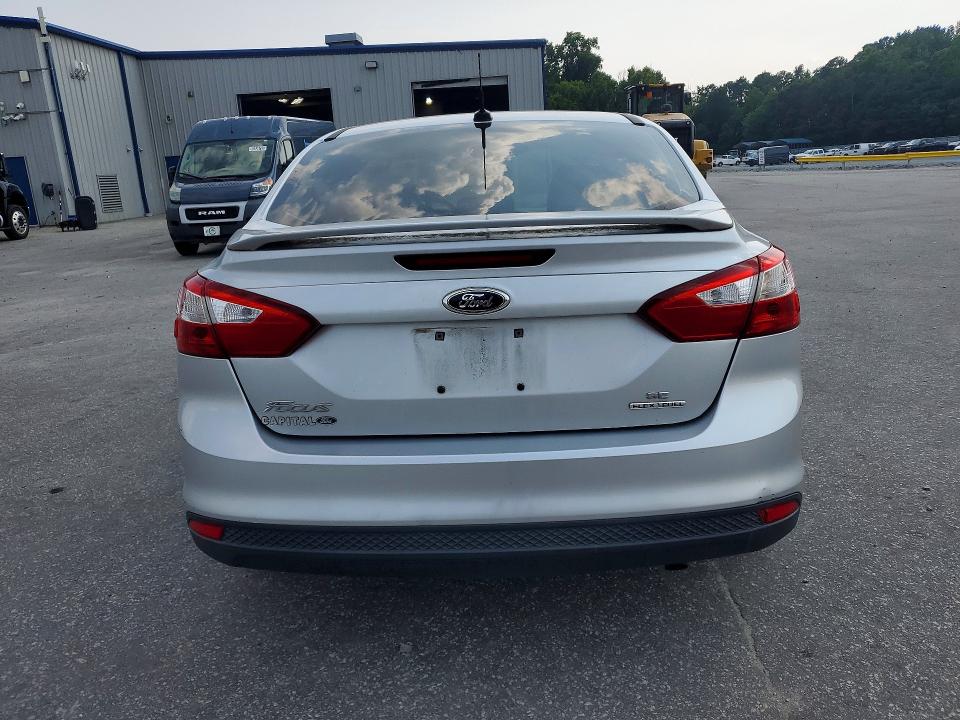 61305626 :رقم المزاد ، 1FADP3F22EL227080 vin ، 2014 Ford Focus مزاد بيع