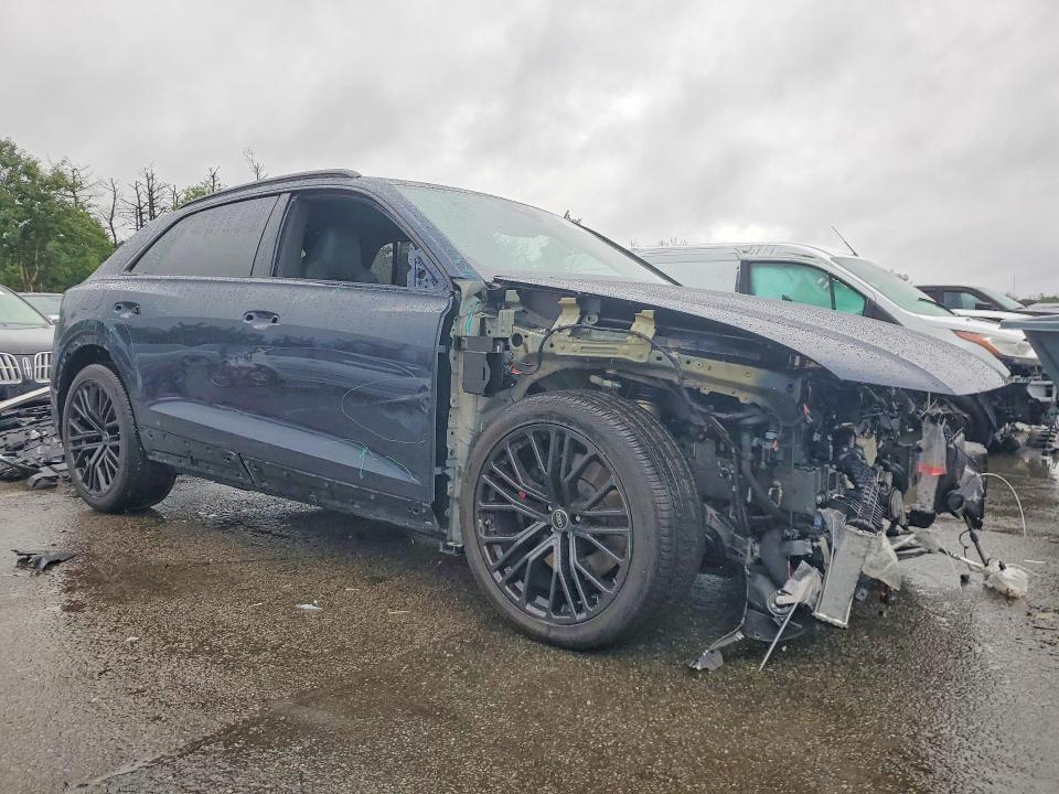 Продажа на аукционе авто 2025 Audi Sq8, vin: WA1CWBF10SD034050, номер лота: 59689846