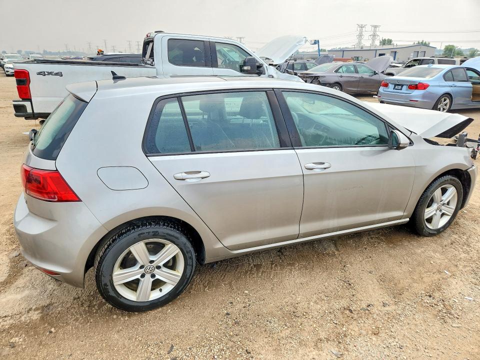 61319576 :رقم المزاد ، 3VW217AU9HM075351 vin ، 2017 Volkswagen Golf مزاد بيع