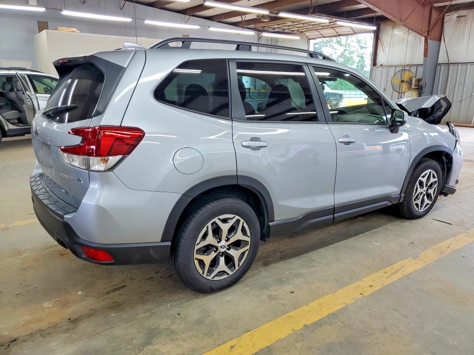 Продаж на аукціоні авто 2022 Subaru Forester, vin: JF2SKAEC2NH402138, номер лоту: 85628275