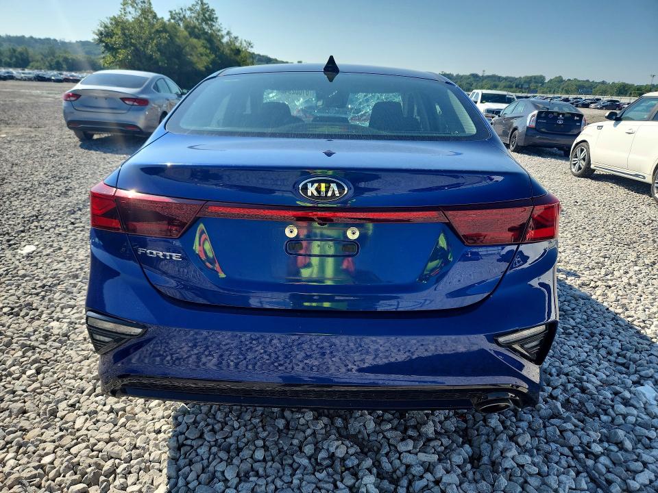 61002946 :رقم المزاد ، 3KPF24AD8ME413276 vin ، 2021 Kia Forte مزاد بيع