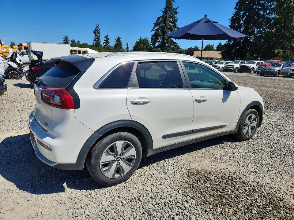 62989816 :رقم المزاد ، KNDCB3LC4J5204545 vin ، 2018 Kia Niro مزاد بيع