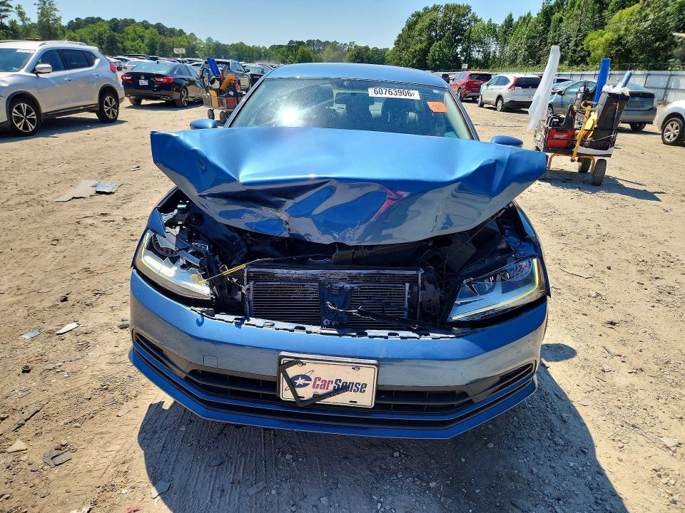 60763906 :رقم المزاد ، 3VW2B7AJ1HM288670 vin ، 2017 Volkswagen Jetta مزاد بيع