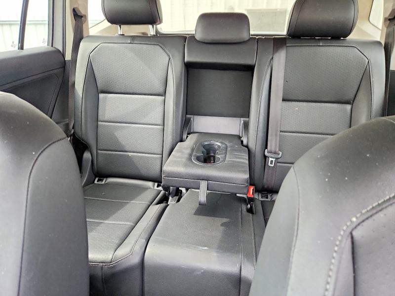 Продажа на аукционе авто 2018 Volkswagen Tiguan, vin: 3VV2B7AXXJM220110, номер лота: 60523776