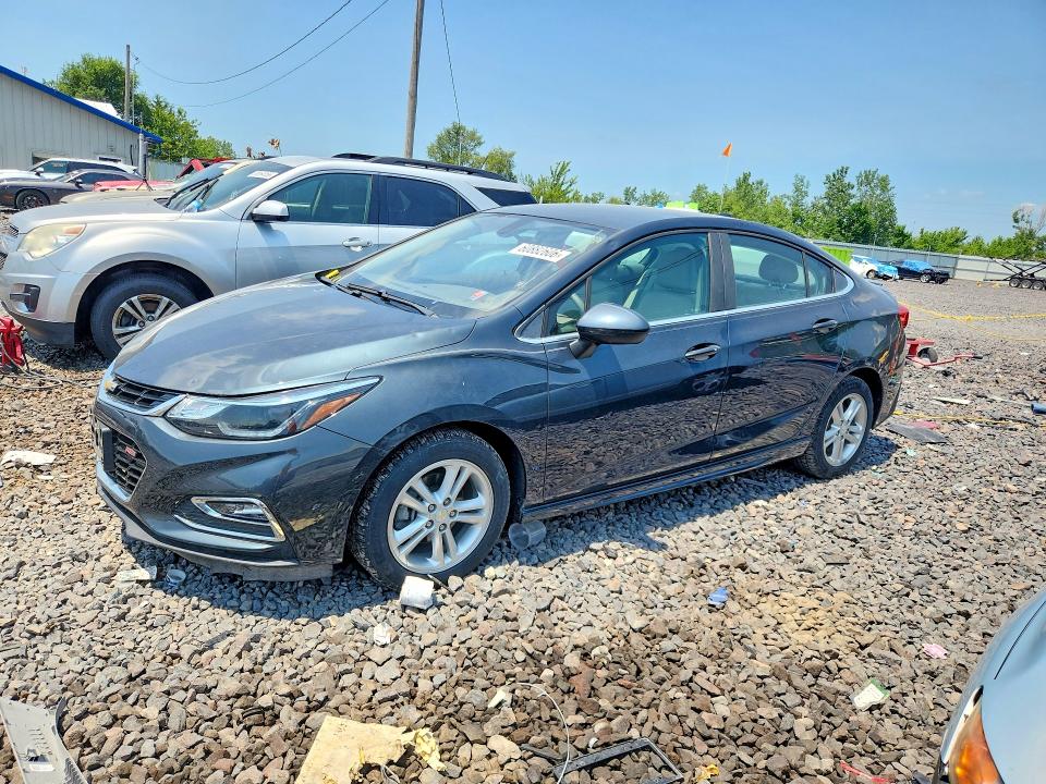 60882606 :رقم المزاد ، 1G1BE5SM8H7151641 vin ، 2017 Chevrolet Cruze مزاد بيع