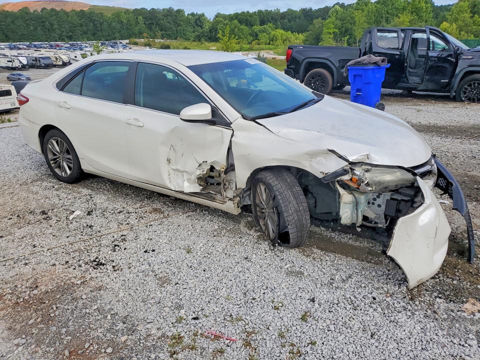 61993986 :رقم المزاد ، 4T1BF1FK9FU087481 vin ، 2015 Toyota Camry مزاد بيع