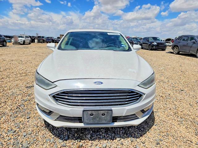 61742356 :رقم المزاد ، 3FA6P0D91JR123859 vin ، 2018 Ford Fusion مزاد بيع