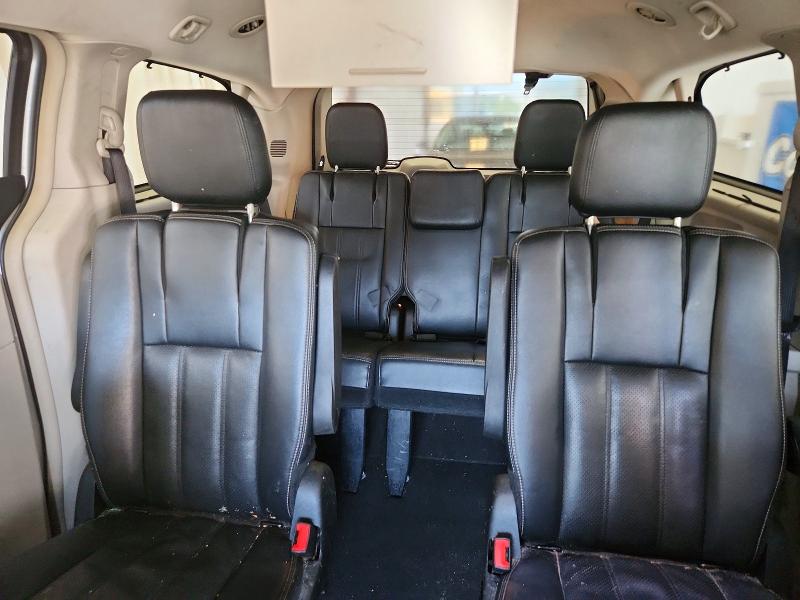 61615006 :رقم المزاد ، 2C4RC1CG2FR646295 vin ، 2015 Chrysler Town & Country مزاد بيع