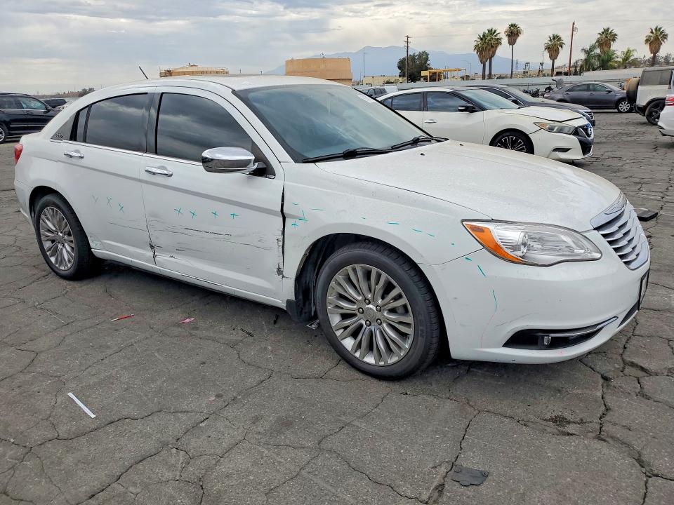 2011 Chrysler 200 მანქანა იყიდება აუქციონზე, vin: 1C3BC2FG7BN618216, აუქციონის ნომერი: 61572016