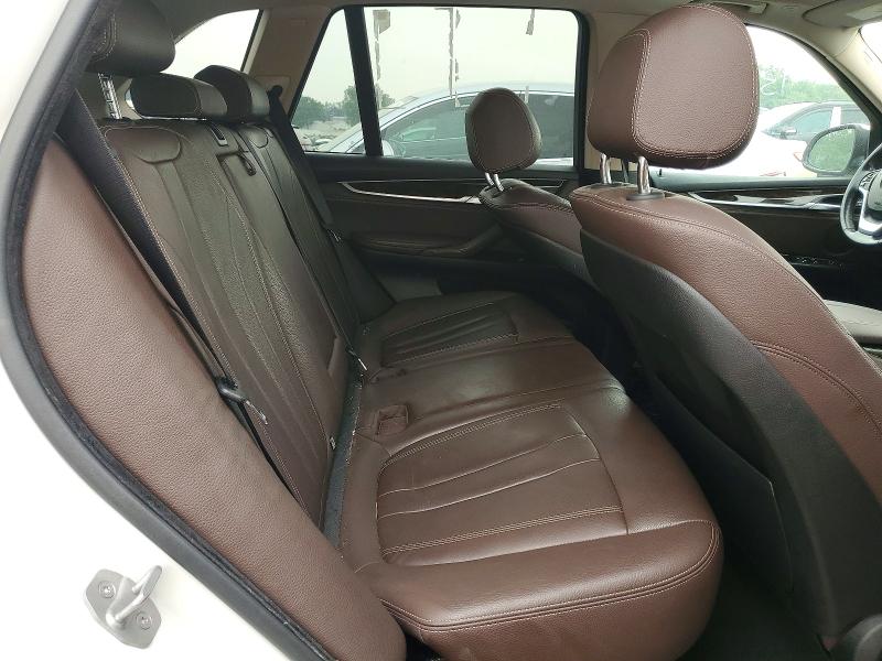 61108516 :رقم المزاد ، 5UXKR0C55F0K72055 vin ، 2015 Bmw X5 مزاد بيع