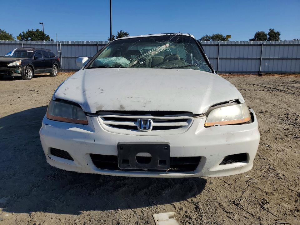 2001 Honda Accord მანქანა იყიდება აუქციონზე, vin: 1HGCG327X1A001383, აუქციონის ნომერი: 62698496