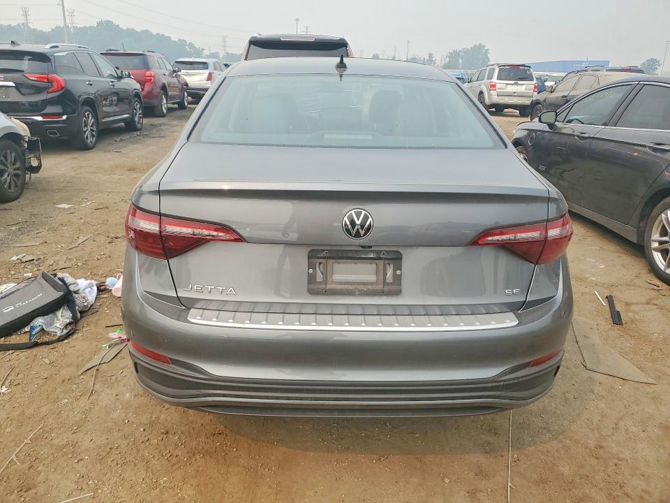 61510736 :رقم المزاد ، 3VW7M7BU5RM015497 vin ، 2024 Volkswagen Jetta مزاد بيع