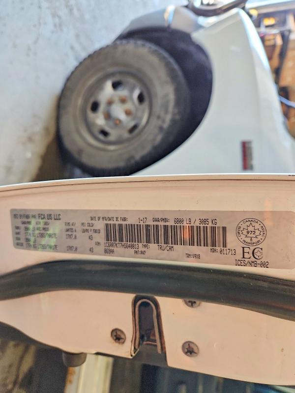 61007436 :رقم المزاد ، 1C6RR7KT7HS648813 vin ، 2017 Ram 1500 مزاد بيع