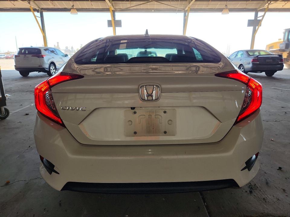 60052246 :رقم المزاد ، 19XFC2F7XJE010786 vin ، 2018 Honda Civic مزاد بيع