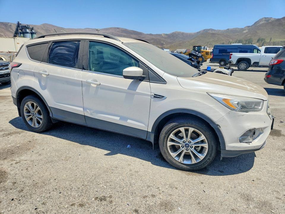 Продаж на аукціоні авто 2018 Ford Escape, vin: 1FMCU0HDXJUB14375, номер лоту: 61764866