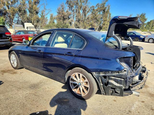 62673246 :رقم المزاد ، WBA8E1G3XHNU18751 vin ، 2017 Bmw 320 مزاد بيع