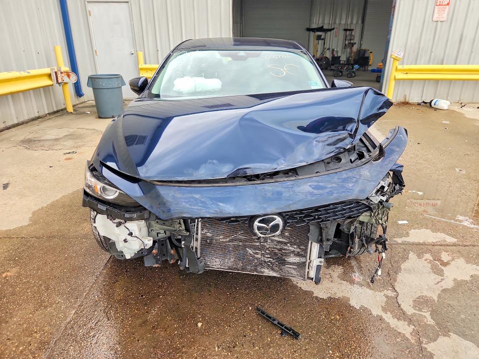60677776 :رقم المزاد ، 3MZBPABL7LM136738 vin ، 2020 Mazda 3 مزاد بيع