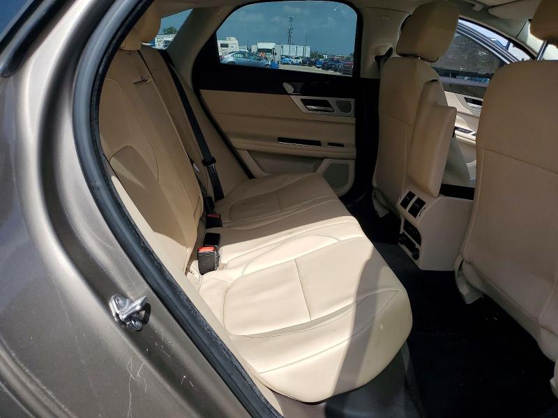 Продажа на аукционе авто 2017 Jaguar Xf, vin: SAJBD4BV0HCY32964, номер лота: 61854396