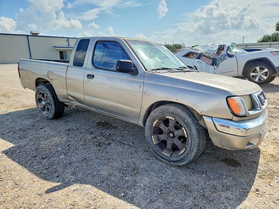 59628056 :رقم المزاد ، 1N6DD26S2YC358203 vin ، 2000 Nissan Frontier مزاد بيع