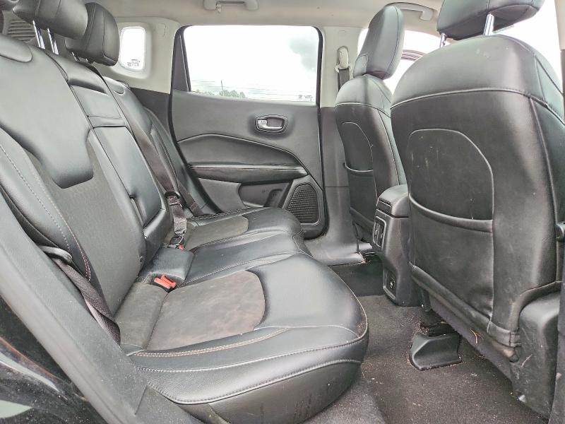 62034376 :رقم المزاد ، 3C4NJDBBXJT161565 vin ، 2018 Jeep Compass مزاد بيع
