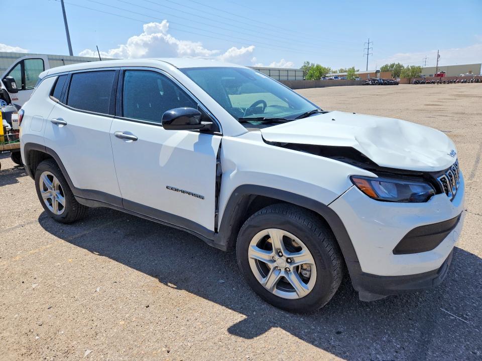 61049856 :رقم المزاد ، 3C4NJDAN3RT114112 vin ، 2024 Jeep Compass مزاد بيع