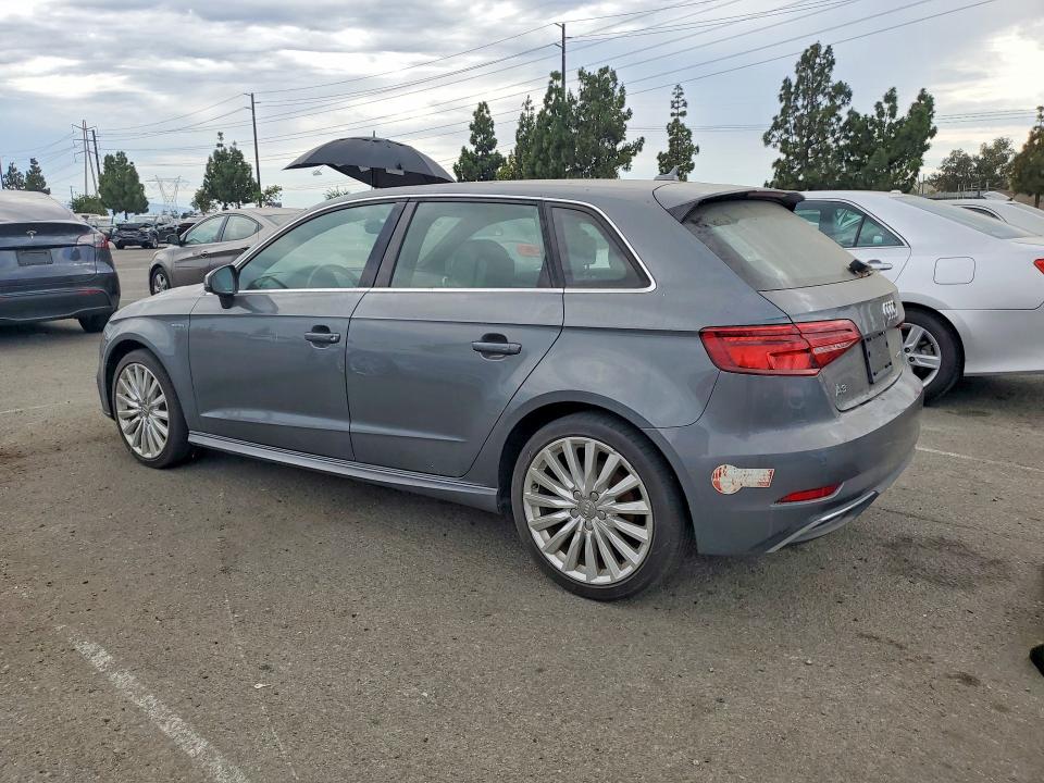 Продаж на аукціоні авто 2017 Audi A3, vin: WAUTPBFF6HA103409, номер лоту: 61574676