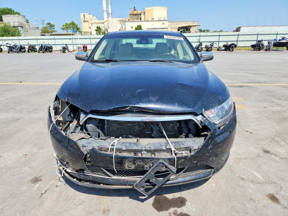 62436136 :رقم المزاد ، 1FAHP2F80JG130009 vin ، 2018 Ford Taurus مزاد بيع