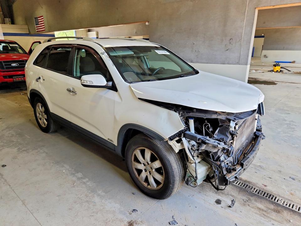 2013 Kia Sorento მანქანა იყიდება აუქციონზე, vin: 5XYKTDA2XDG352509, აუქციონის ნომერი: 62231506