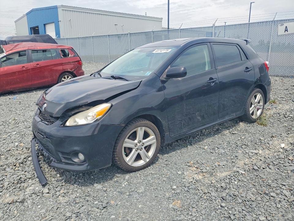 60740176 :رقم المزاد ، 2T1KU4EEXBC710251 vin ، 2011 Toyota Matrix مزاد بيع