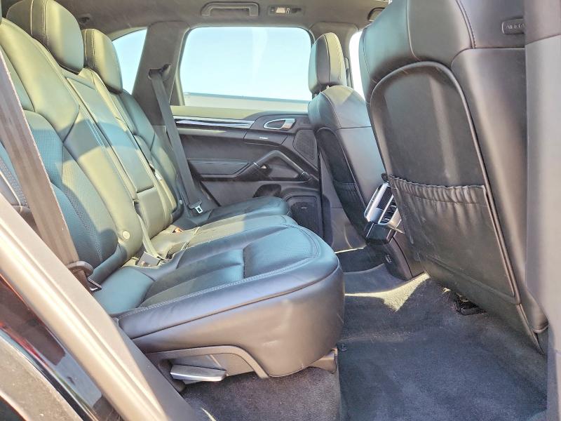 60324996 :رقم المزاد ، WP1AE2A26JLA71879 vin ، 2018 Porsche Cayenne مزاد بيع