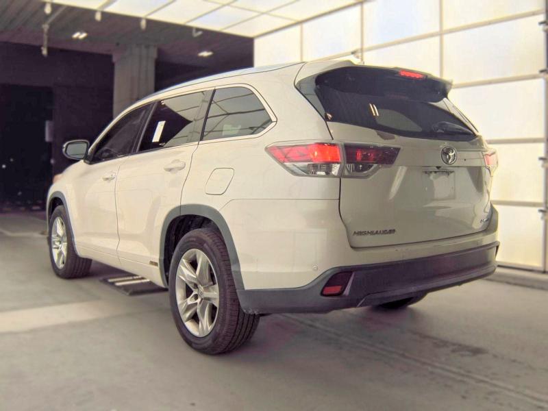 2015 Toyota Highlander მანქანა იყიდება აუქციონზე, vin: 5TDYKRFH9FS097073, აუქციონის ნომერი: 61456076