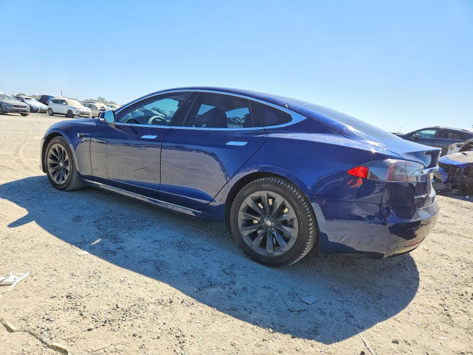 2018 Tesla Model S მანქანა იყიდება აუქციონზე, vin: 5YJSA1E28JF282820, აუქციონის ნომერი: 61878856