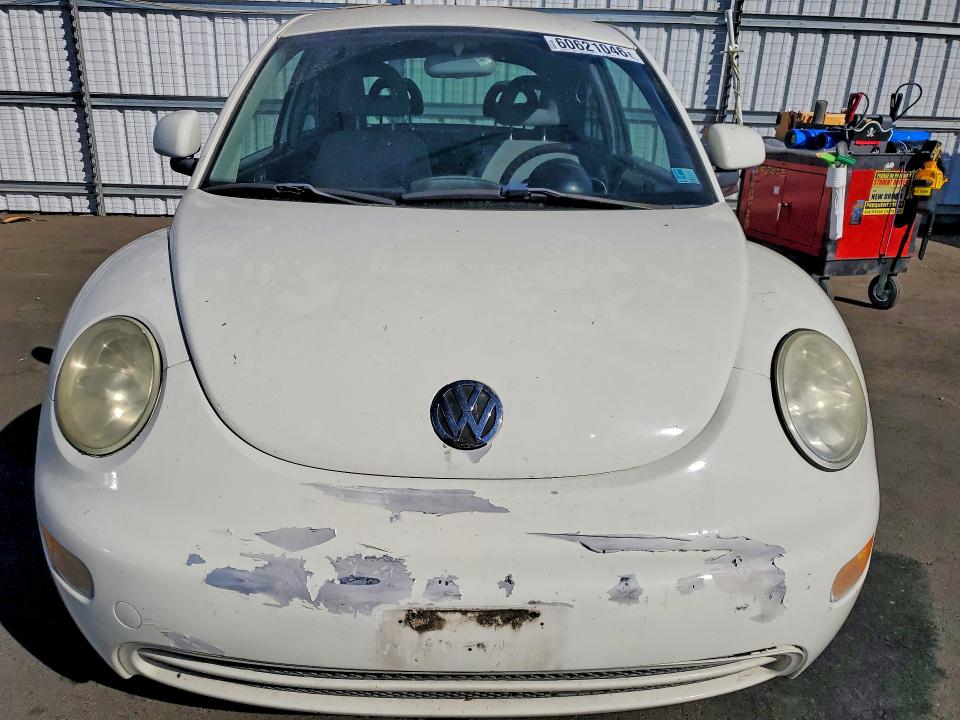 2000 Volkswagen New Beetle მანქანა იყიდება აუქციონზე, vin: 3VWBA21C0YM468018, აუქციონის ნომერი: 60621046