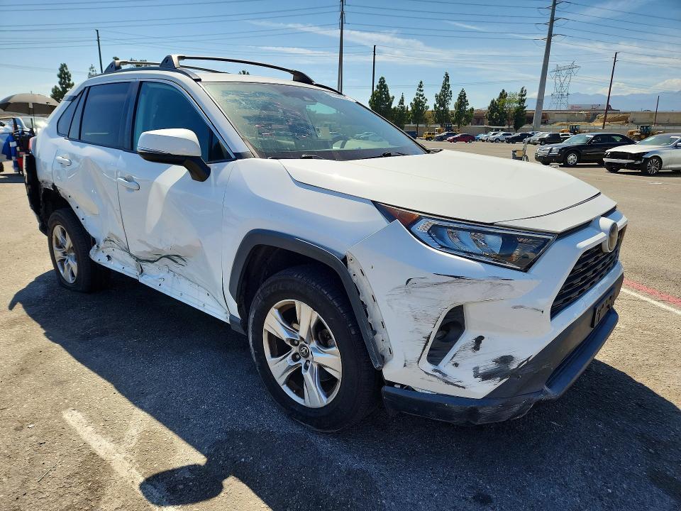 Auction sale of the 2020 Toyota Rav4, vin: 2T3W1RFV8LW071204, lot number: 61090836