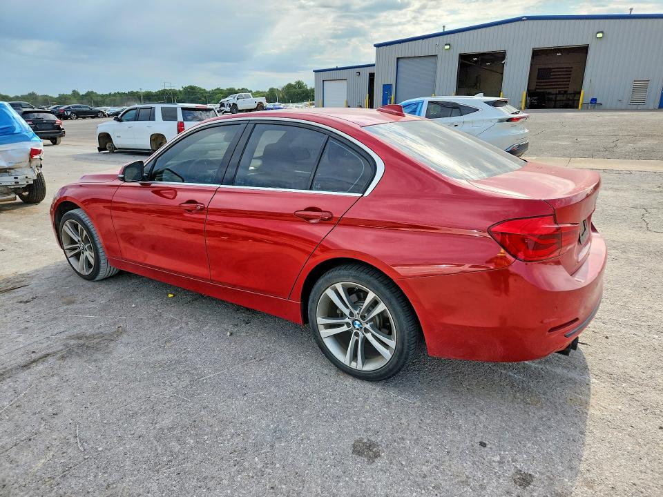 60477066 :رقم المزاد ، WBA8B9C33HK885119 vin ، 2017 Bmw 330 مزاد بيع