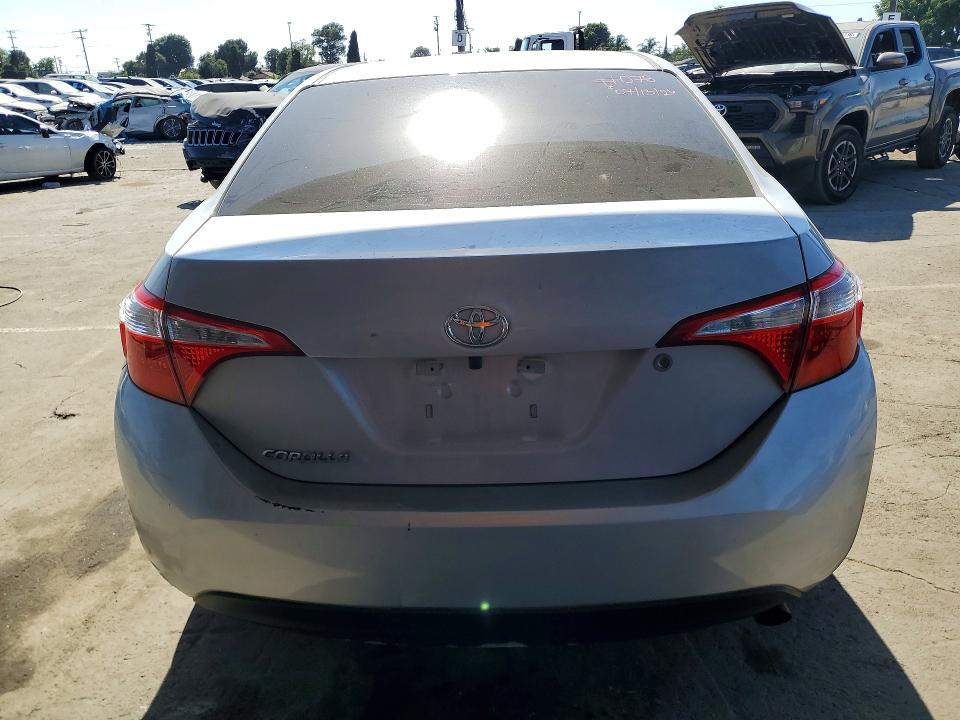 61383806 :رقم المزاد ، 5YFBURHE4FP303301 vin ، 2015 Toyota Corolla مزاد بيع