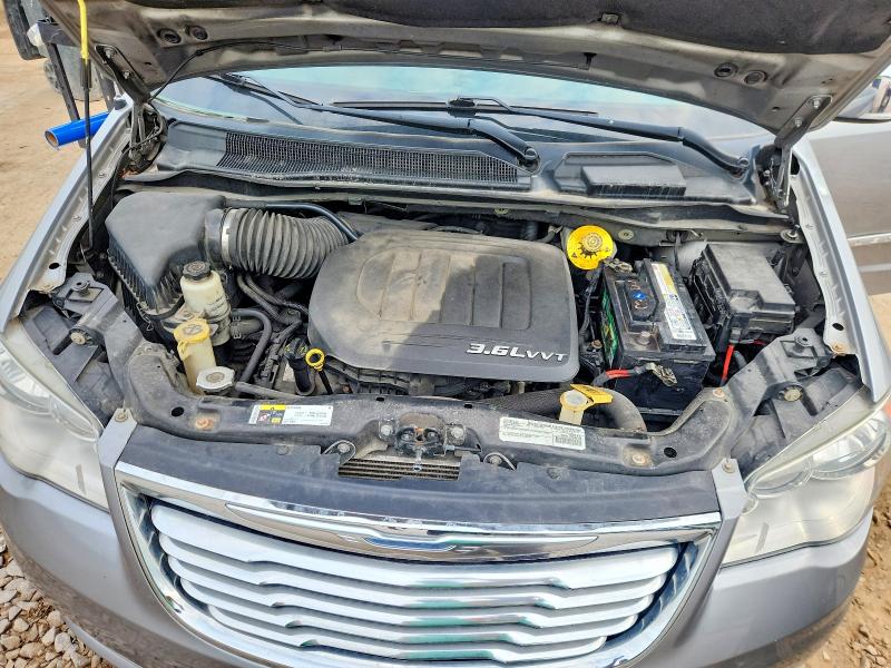 62473726 :رقم المزاد ، 2C4RC1CGXGR304319 vin ، 2016 Chrysler Town & Country مزاد بيع